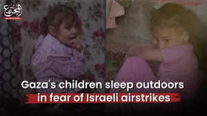 Gaza&#039;s children sleep outdoors in fear of Israeli airstrikes