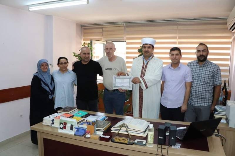 Frenchman converts to Islam citing sense of community in Türkiye