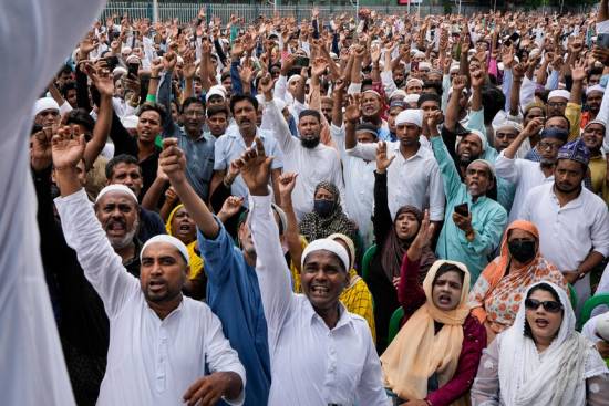 Islamic leaders in India call for peace and cancellation of protests