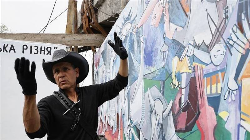 Mexican painter in Irpin depicts 'true face' of Ukraine war