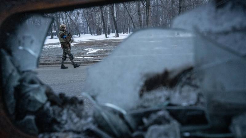 Ukraine's president warns of costs of prolonged war with Russia